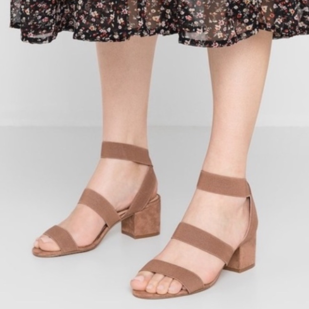 Steve Madden ISOLATE sandals in tan